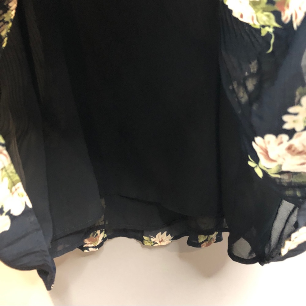 Abercrombie & Fitch Bohemian Floral Babydoll Accordion Pleated Flowy Tank Top - Picture 11 of 16
